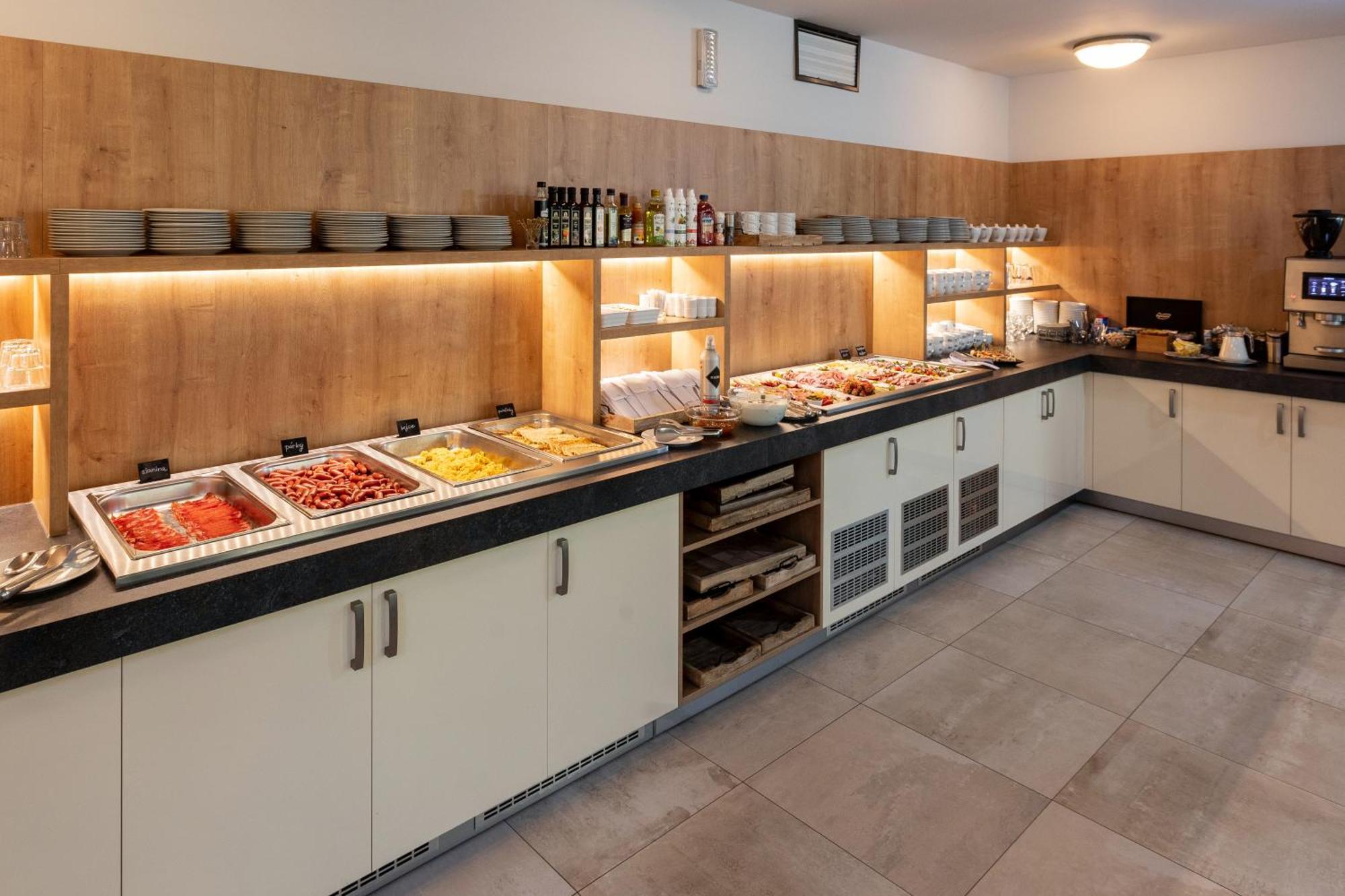 Hotel Regent Horni Branna Bagian luar foto